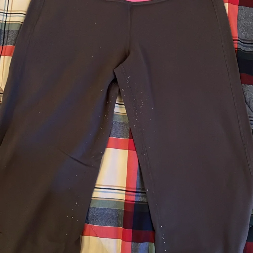 LULULEMON size 2 flare leggings - Picture 4 of 4